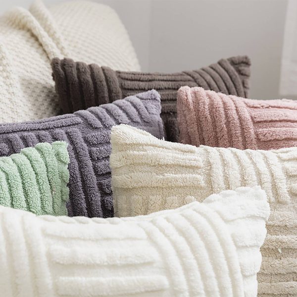 High-Quality Knitted Flannel Pillow Enhances Sofa Comfort - Image 5
