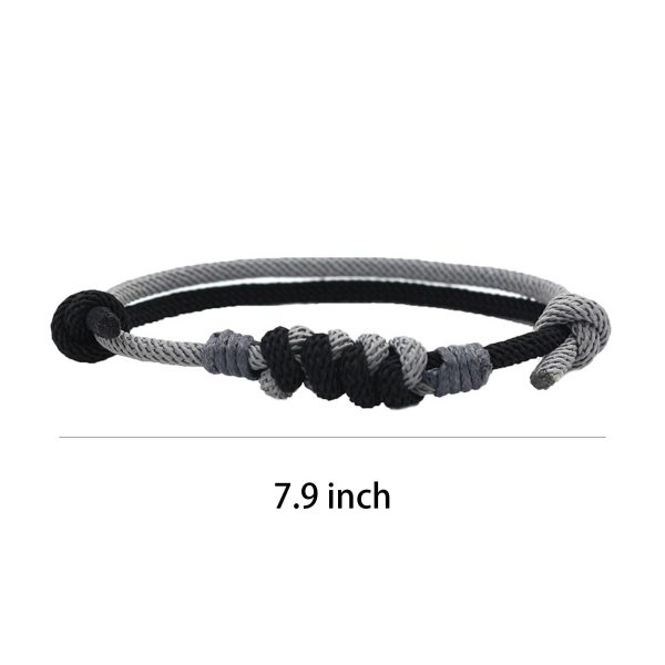 Weaving diamond knot friendship bracelet