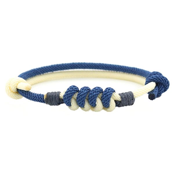 Weaving diamond knot friendship bracelet - Image 3