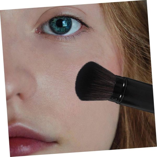 Portable & Easy-To-Use Makeup Brushes - Image 6
