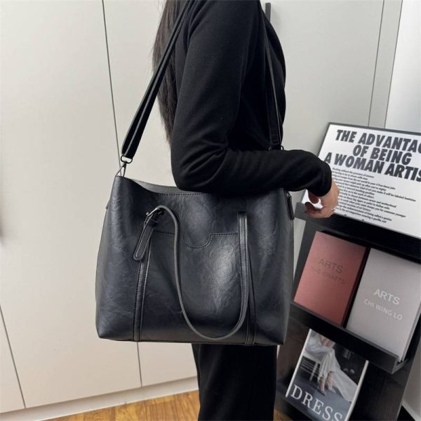 Large-Capacity Vintage Pu Leather Tote Bag - Image 4