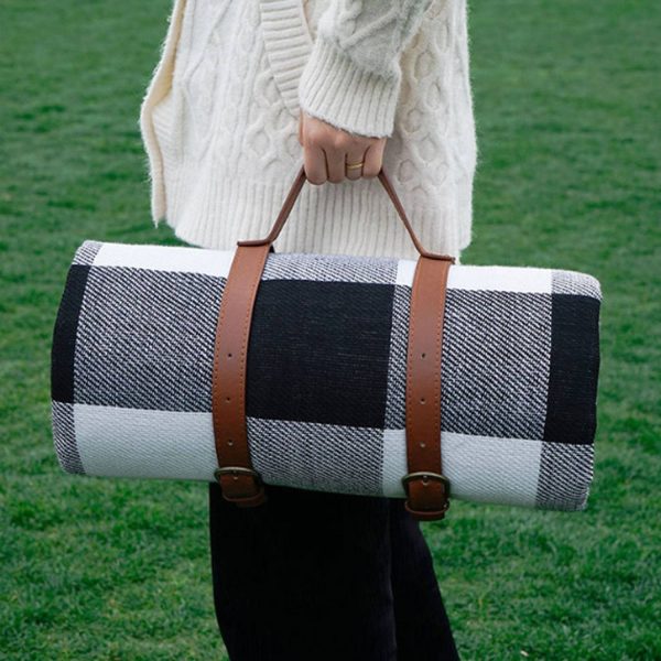 Foldable Thickened Wear-Resistant Waterproof Travel Blanket - Image 5