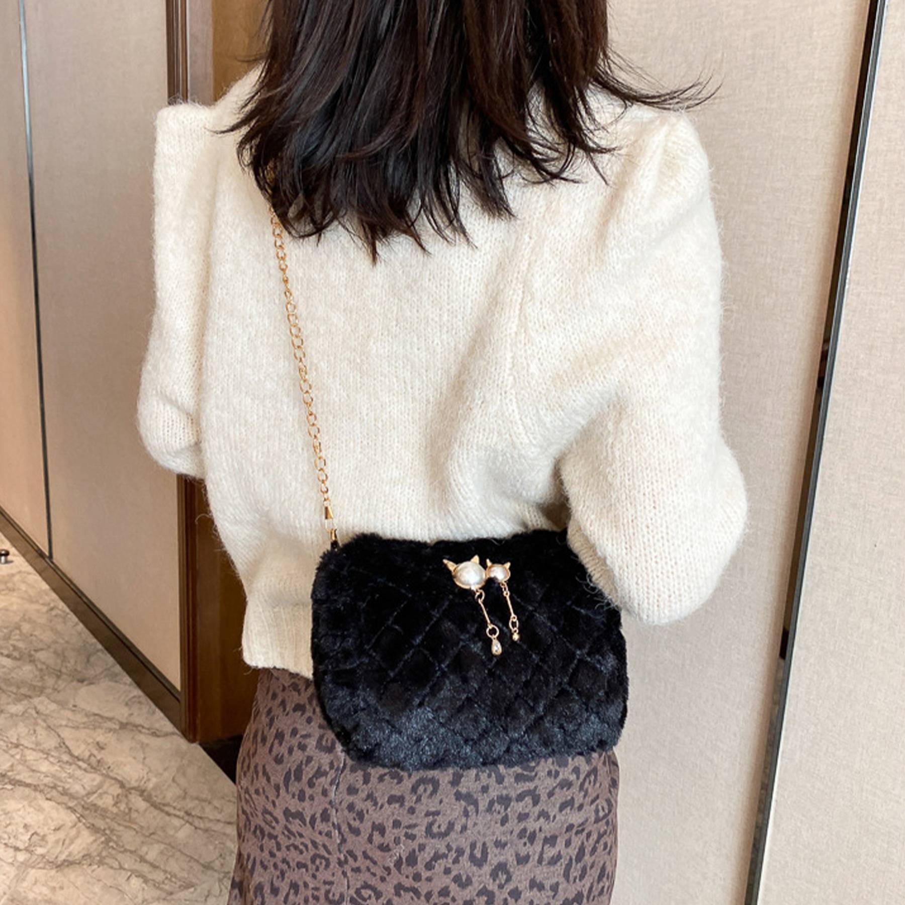 Cotton Stylish versatile cross-body plush chain shoulder bag - Image 5