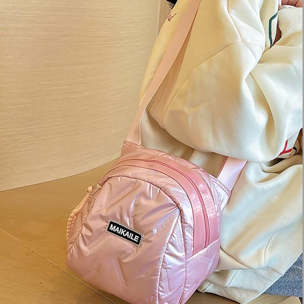 Comfortable Shell-Shaped Crossbody Bag - Image 7