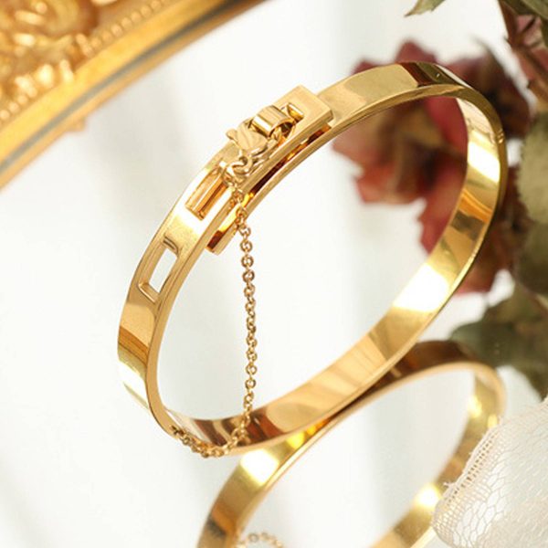 Titanium steel chain tassel buckle bracelet