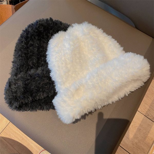 Warm knit pullover hat in winter - Image 3
