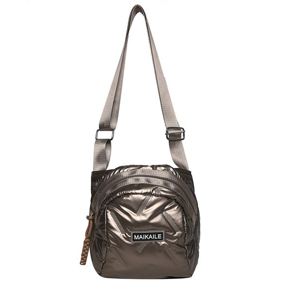 Comfortable Shell-Shaped Crossbody Bag - Image 4