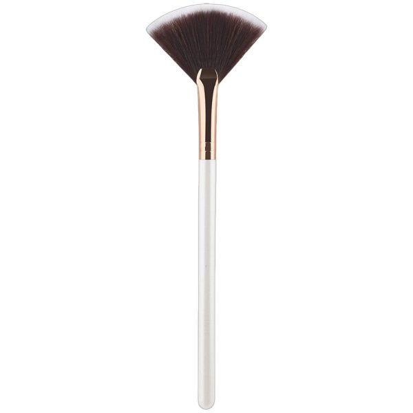 Fan Shaped Facial Cosmetics Brush - Image 3