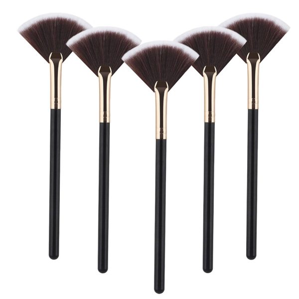 Fan Shaped Facial Cosmetics Brush - Image 4
