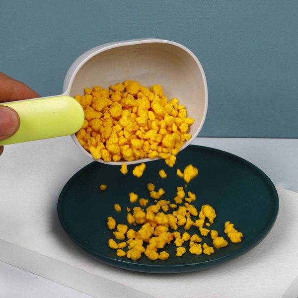 Plastic Pet Food Scoop W/ Bag Sealing Clip - Image 8