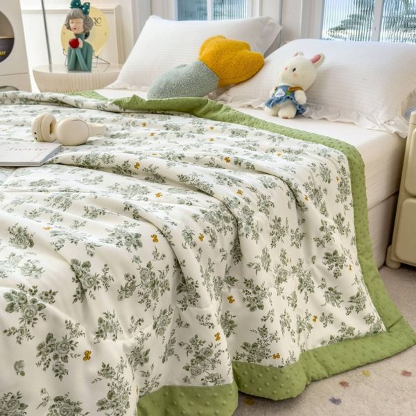 Soft Lightweight Cooling Blanket - Image 5